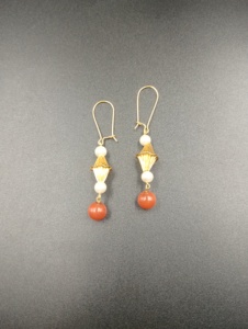 Boucles d'oreilles pendantes vintage en laiton plaqué or, coupe princesse, perles d'imitation, nœud papillon, style bohème classique, bijoux de mariage pour femmes - Product Image 2