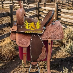 Silla de montar western de cuero genuino premium con diseño de rosas grabadas, asiento rígido de madera, adornos de cobre, portátil, para equitación y doma, personalizada - Product Image 1