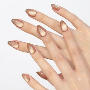 Uñas cortas de almendra Champagne Nude Gold Elegante amante femenino en Light Finger Pre-diseñado Acrílico - Product Image 5