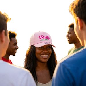 AKA Pretty Since 1908 Flex Fit Hat หมวกเบสบอลทรงแข็งสีชมพู ปักลายกรีก สำหรับผู้หญิง - Product Image 3