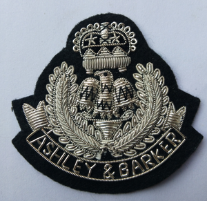 ตราปักลายเส้นทองและเงินแบบสั่งทำพิเศษ พร้อมชื่อและตราสัญลักษณ์สำหรับสโมสรทางทะเลและหน่วยรักษาความปลอดภัย - Product Image 1