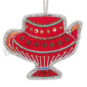 Brazeal Studio - Ornements de Noël personnalisés faits à la main en velours satiné écologique, brodés de perles, fils dorés, sur mesure - Product Image 2