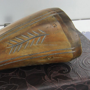 Figuritas coleccionables de cuerno de búfalo Look pisapapeles adorno decorativo de mesa cuerno pisapapeles para regalo de oficina hecho en La India - Product Image 4