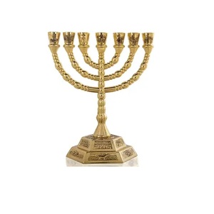 Meilleures ventes : Grande Ménorah robuste à 7 branches en laiton massif doré pour la maison, les mariages et les événements - Product Image 4