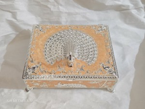 Caja de Joyería Rectangular de Lujo Plateada con Diseño de Pavo Real, Estuche para Bisutería Esmaltado, Forro de Terciopelo, Compartimentos Divididos, Contenedor Multiusos para Regalo - Product Image 1