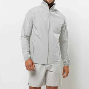 Conjunto Deportivo Corto Personalizado para Hombre, Sudadera con Capucha y Pantalones Cortos - Product Image 1