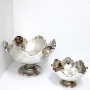 Ensemble de 2 bols en métal aluminium plaqué argent de forme ronde unique pour servir des fruits et des snacks Bol décoratif pour la maison - Product Image 1