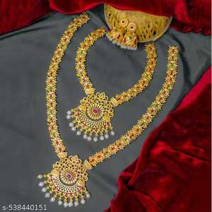 Ensemble de bijoux plaqué or, collier long et court de style temple indien du Sud, boucles d'oreilles Jumkha et ensemble de bijoux traditionnels antiques lourds - Product Image 3