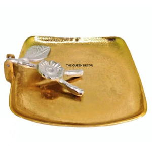 Porte-serviettes en aluminium de luxe pour hôtel et mariage, finition plaquée or, design floral, forme carrée - Product Image 1