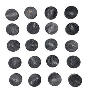 Botones de cuerno de búfalo negros con logotipo personalizado al por mayor, cuentas planas ecológicas en blanco, artesanías de cuerno natural de moda para ropa - Product Image 3