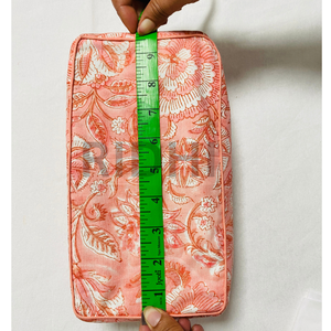 Housse de boîte à mouchoirs décorative en coton imprimé à volants motif floral Ridhi Floral Rose Garden, réutilisable pour la salle à manger d'hôtel - Product Image 4