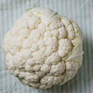 Coliflor fresca de primera calidad, vegetal fresco en venta - Product Image 1