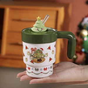 Taza Esmaltada Navideña con Pajita y Tapa, Diseño de Santa, Muñeco de Nieve y Árbol, Taza de Regalo Festiva para Café o Té con Caja de Color - Product Image 3