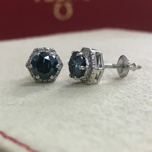 Boucles d'oreilles clous halo pour femme en argent sterling 925 plaqué rhodium avec diamant naturel bleu taille ronde de 1,68 carat, bijoux tendance pour mariage et soirée - Product Image 5