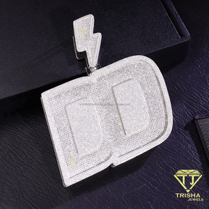 Colgante de Lujo con Diamante Moissanita en Forma de Pantalla Rectangular y Cobertura de Piedras Brillantes, Joyería Premium - Product Image 4