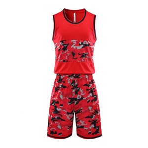 Ensemble de maillot de basket-ball camouflage rouge pour homme, sans manches, en polyester respirant, coupe classique, vêtements de sport d'été, uniforme en vente - Product Image 1
