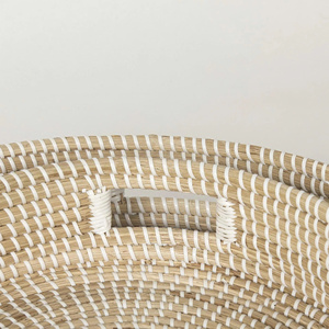Ensemble de 2 plateaux ronds en jonc de mer, fabriqués à la main au Vietnam, design écologique, idéal pour la vente en gros et l'OEM. - Product Image 6