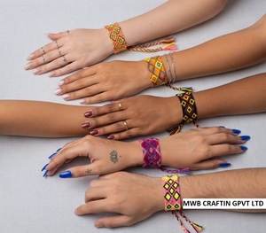 สร้อยข้อมือถักแบบแฮนด์เมด สไตล์โบฮีเมียน ปรับขนาดได้ ของขวัญเครื่องประดับแฟชั่น มีจำหน่าย - Product Image 3