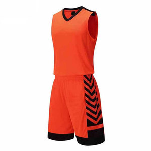 Uniforme de baloncesto personalizado de nuevo estilo hecho en Pakistán con accesorios, 100% poliéster. - Product Image 4