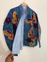 Veste bomber en velours brodée tendance |   Velours brodé à motif floral botanique et papillon, fermeture éclair, réversible, style bohème