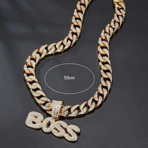 Collar con Colgante de Moissanita Plateado en Plata de Lujo Luxira Jewels, Cadena Miami, Gargantilla con Letra Personalizada, Joyería Brillante para Fiesta - Product Image 4