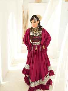 ชุดเดรสลูกไม้สไตล์อัฟกันคูชีสุดฮิต งานแฮนด์เมดแบบดั้งเดิม สะท้อนวัฒนธรรมอัฟกานิสถาน ความยาวระดับเข่า ทรงเอไลน์ เหมาะสำหรับงานแต่งงาน - Product Image 5