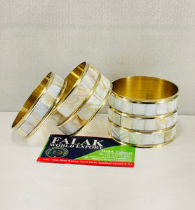 Pulseras de Cuerno de Búfalo Redondas de Diseño Superior con Detalles de Latón, Hechas a Mano, Joyería al por Mayor de Fabricantes de la India - Product Image 5