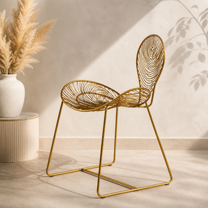 Silla Clásica con Detalles Metálicos Dorados, Diseño Artístico de Alambre, Asiento Ligero y Duradero para Sala de Estar, Dormitorio, Cafetería e Interiores de Lujo - Product Image 1