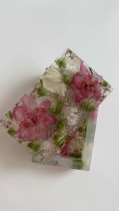 Boîte à mouchoirs en résine imprimée, fabriquée à la main en Inde - Product Image 4