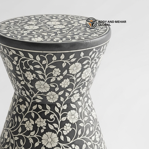 Mesa auxiliar hecha a mano con incrustaciones de hueso en blanco y negro – Mueble decorativo de diseño - Product Image 3