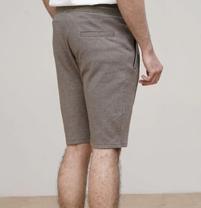 Shorts en jean noir premium personnalisés avec strass pour homme, ourlet brut, fermeture éclair latérale, style streetwear, confort et style réunis - Product Image 2
