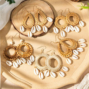 Pendientes Colgantes Geométricos de Rafia Trenzada Hechos a Mano Estilo Boho, Regalos de Verano, Pendientes de Concha Marina de Moda para Mujer - Product Image 3