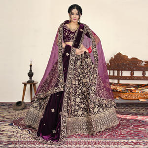 Ensemble Lehenga Choli en velours avec embellissements détaillés |   Tenue de soirée de mariage ou de plage pour femme, style Bollywood, longueur au sol |   Rapide - Product Image 3