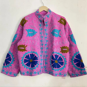 Chaqueta Boho Rosa con Bordado Suzani, Diseño Floral Hecho a Mano en Algodón, Cuello Alto, Estilo Étnico Vintage, Ropa Exterior para Mujer - Product Image 1