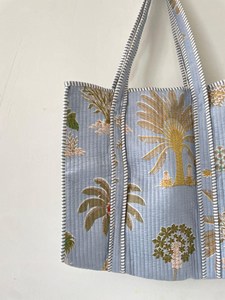 Sac fourre-tout en coton matelassé style bohème, imprimé palmiers bleus, sac à bandoulière, sac de shopping ouvert, toutes saisons, écologique et réutilisable - Product Image 3