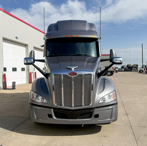 Camión Semi Peterbilt 387 Sleeper 2023 en Perfectas Condiciones - Camión con Techo Elevado y Transmisión Manual de 18 Velocidades en Venta - Product Image 1