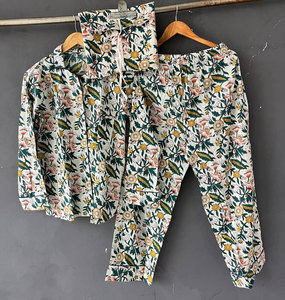 Ensemble pyjama en coton imprimé pour femmes, décontracté et à la mode, doux, deux pièces, tenue de nuit confortable, vêtements de nuit - Product Image 1