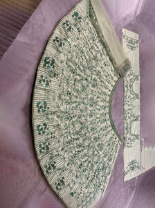 Al por mayor Lehenga Dupatta de seda con diseño festivo para mujer, de 3.5 metros, con bordado de diamantes, lentejuelas pesadas y detalles elaborados, ideal para fiestas. - Product Image 2