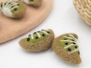 Rodajas de kiwi de fieltro de lana, frutas fieltreadas para la educación infantil, juego de frutas: hechas a mano con lana natural y comercio justo. - Product Image 2