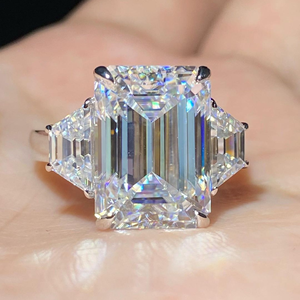 แหวนหมั้นเพชรทรงเหลี่ยมมรกต เพชรเพาะเลี้ยง 7 กะรัต ทองคำเหลือง 14k หรูหรา รับรองโดย IGI สำหรับงานปาร์ตี้ - Product Image 1