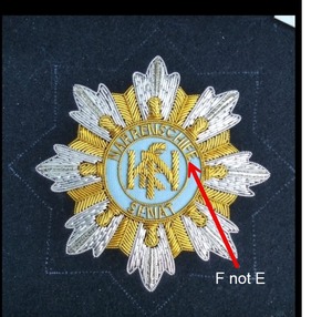 แผ่นปะติดรูปดาวแบบเป็นมิตรกับสิ่งแวดล้อม ปักลายสีแดงตรงกลางและปีกสีเงิน ทำจากผ้าสักหลาดไม่ทอ สำหรับเย็บติดหมวก - Product Image 5