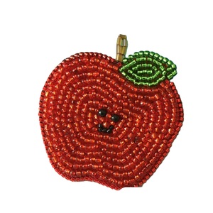Broche artisanale haut de gamme en perles de rocaille plaquées argent, broderie perlée, style vintage, accessoire de mariage et de fiançailles avec cristaux - Product Image 1