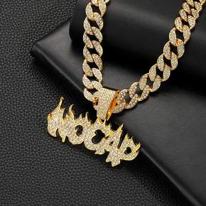 Pendentif diamant le plus vendu, bijou de luxe pour femme, idéal pour le quotidien, les mariages, les fiançailles et les célébrations, en vente. - Product Image 3