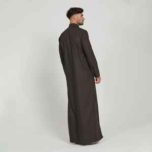 Último Modelo 2026: Túnica Étnica Transpirable para Hombre, Thobe Árabe / Jubba, Vestido Musulmán para Eid y Ramadán, Túnica Saudí Larga hasta el Tobillo - Product Image 5