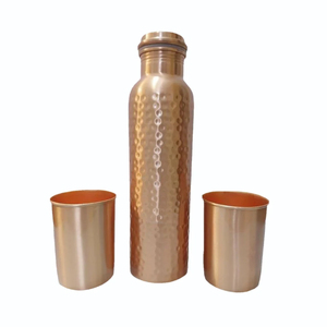 Juego de Botellas de Agua de Cobre Puro 100% Hechas a Mano, Ecológicas y de Lujo, 2 Vasos Martillados, Antiderrames, para Bebidas Ayurvédicas, Naturales - Product Image 1