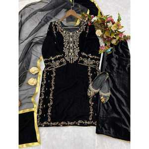 SÉQUENCE DE VELOURS ATTRACTIVE DE BRODERIE HAUT BAS AVEC DUPATTA NOIR - Product Image 6