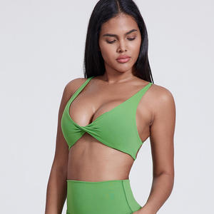 Hauts de yoga courts pour femmes à col en V et design torsadé sur le devant, soutien-gorge de sport à dos croisé pour la gym et l'entraînement, soutien-gorge de sport de yoga pour femmes pour le fitness - Product Image 2