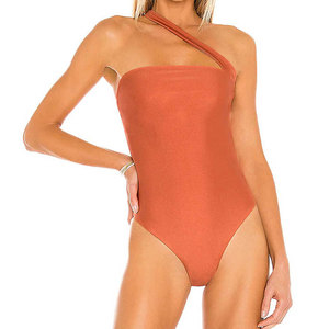 Maillot de bain athlétique une pièce pour femme, tissu extensible léger, résistant au chlore, séchage rapide, écologique, pour entraînement et compétition en piscine - Product Image 1