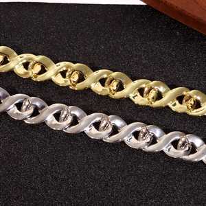 Cadena de Lujo con Diseño Infinito en Plata de Ley 925 con Diamantes Moissanite VVS Brillantes para Uso Diario - Product Image 3