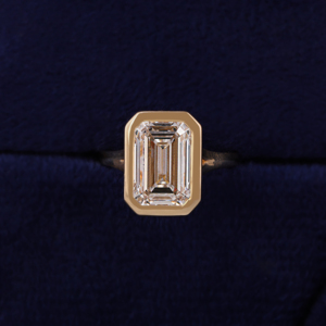 Bague de fiançailles solitaire en or 14 carats de luxe, sertie d'un diamant de laboratoire taille émeraude de 3 carats, certifiée IGI, bijoux fins - Product Image 4